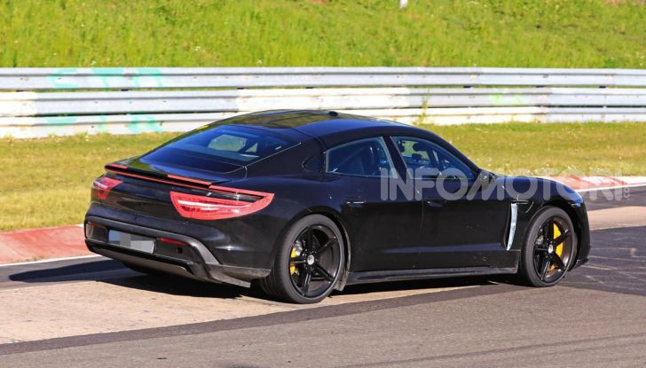 Porsche Taycan, che book: toccate le 30.000 prenotazioni - Foto 7 di 43