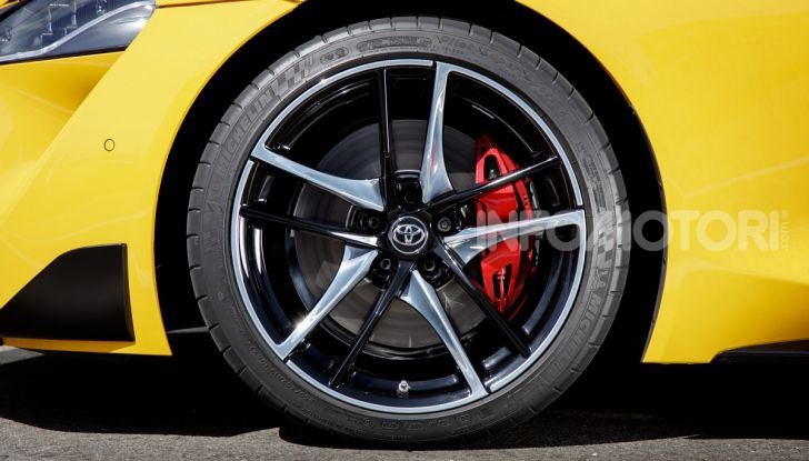 Come driftare con la Toyota Supra? Ce lo insegna Stig di Top Gear! - Foto 36 di 66