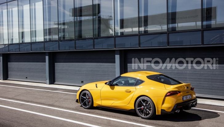 Come driftare con la Toyota Supra? Ce lo insegna Stig di Top Gear! - Foto 34 di 66