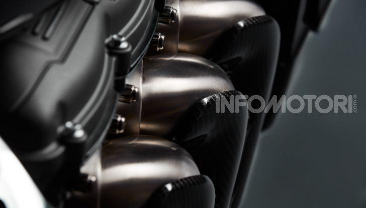 Triumph Rocket 3 arriverà anche in versione GT - Foto 25 di 33