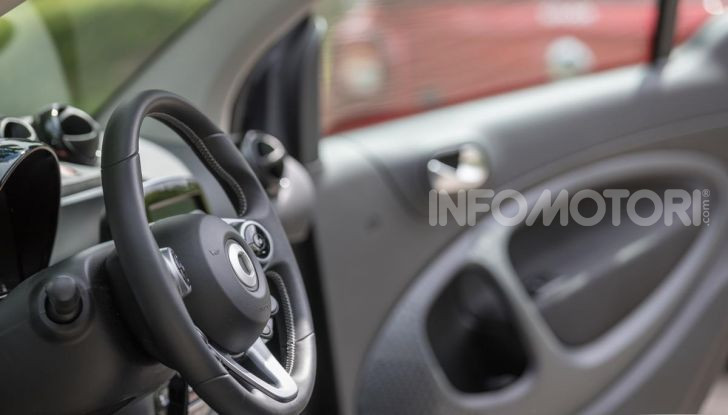 [VIDEO] Prova smart EQ fortwo e forfour: le due chiavi della città - Foto 33 di 36