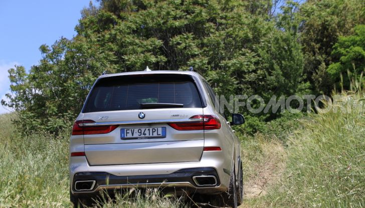 BMW X7 prova su strada del SUV ammiraglia da 94.900 euro - Foto 6 di 25