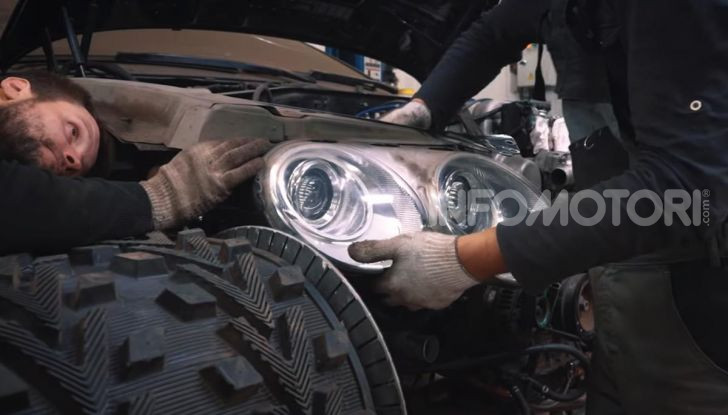 Tuning dalla Russia: ecco la Bentley con il cingolato per andare ovunque - Foto 17 di 32