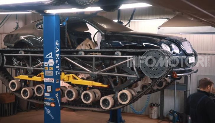 Tuning dalla Russia: ecco la Bentley con il cingolato per andare ovunque - Foto 22 di 32