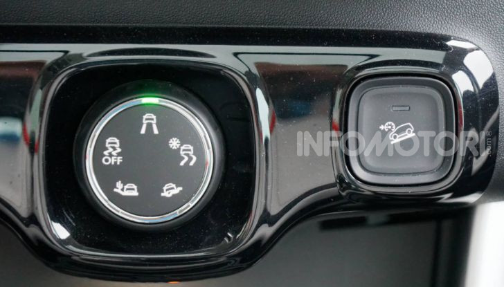 Prova video Citroen C3 Aircross: stilosa si, ma senza perdere in versatilità e spazio - Foto 6 di 50