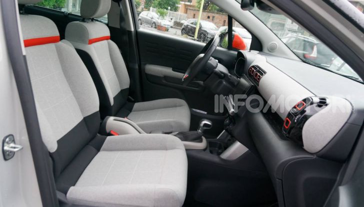 Prova video Citroen C3 Aircross: stilosa si, ma senza perdere in versatilità e spazio - Foto 11 di 50