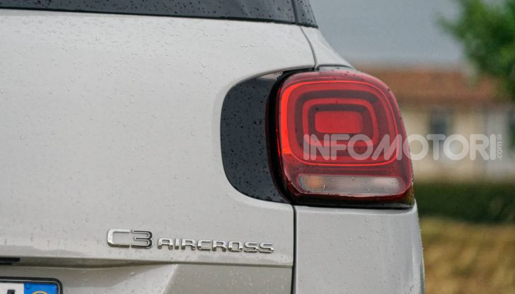 Prova video Citroen C3 Aircross: stilosa si, ma senza perdere in versatilità e spazio - Foto 27 di 50