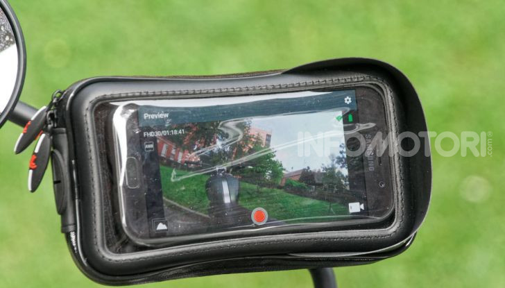 Recensione sistema Opti di Lampa da moto: fissare action cam e cellulare è più facile - Foto 15 di 35