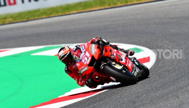 MotoGP 2019 GP d’Italia: Marquez firma il nuovo record del Mugello, Dovizioso solo nono e Rossi 18esimo - Foto 32 di 64