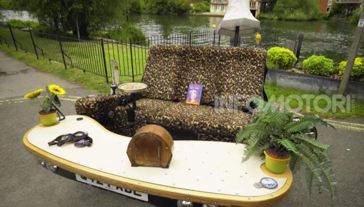 [VIDEO] Edd China ha costruito un divano da 140Km/h omologato per la strada - Foto 6 di 22