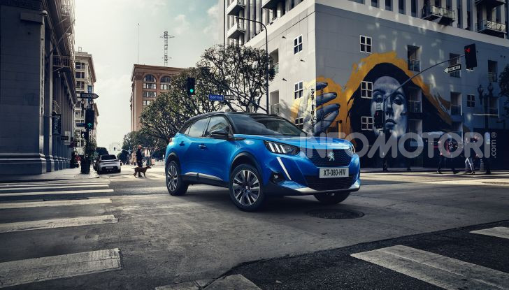 Nuova Peugeot 2008: è tutta rinnovata, dallo stile ai motori - Foto 1 di 17