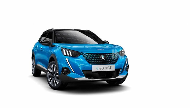 Nuova Peugeot 2008: è tutta rinnovata, dallo stile ai motori - Foto 9 di 17