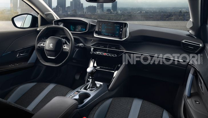 Nuova Peugeot 2008: è tutta rinnovata, dallo stile ai motori - Foto 7 di 17