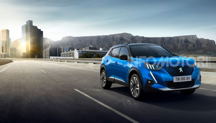 Nuova Peugeot 2008: è tutta rinnovata, dallo stile ai motori - Foto 10 di 17