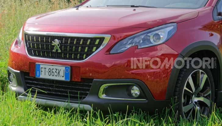 Prova video Peugeot 2008 BlueHDi 120 EAT6, l’abbinata che mancava! - Foto 3 di 48