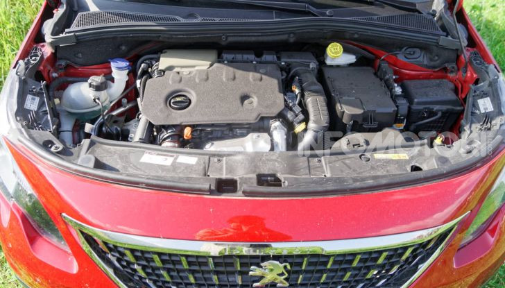 Prova video Peugeot 2008 BlueHDi 120 EAT6, l’abbinata che mancava! - Foto 16 di 48