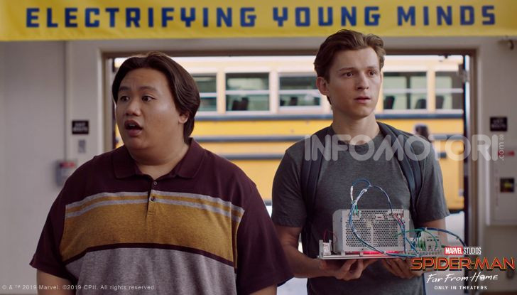 [VIDEO] Spider-Man guida una Audi e-tron GT per il concorso di scienze - Foto 3 di 4