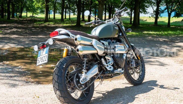 Prova Triumph Scrambler 1200 XC: modern classic dallo stile inconfondibile - Foto 4 di 48