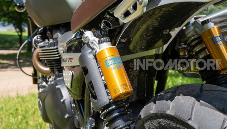 Prova Triumph Scrambler 1200 XC: modern classic dallo stile inconfondibile - Foto 19 di 48