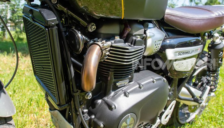 Prova Triumph Scrambler 1200 XC: modern classic dallo stile inconfondibile - Foto 31 di 48
