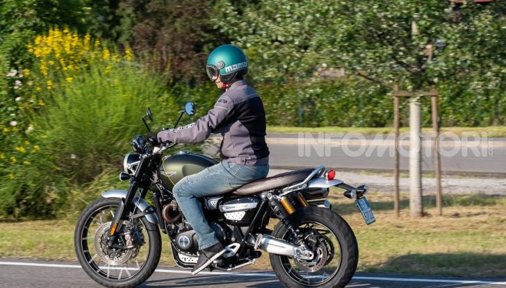 Prova Triumph Scrambler 1200 XC: modern classic dallo stile inconfondibile - Foto 43 di 48