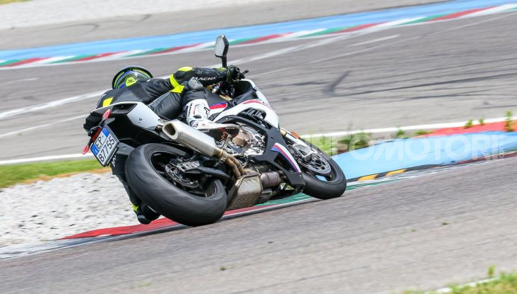 [VIDEO] Prova BMW S1000RR 2019: l’apoteosi dell’eccellenza - Foto 6 di 50
