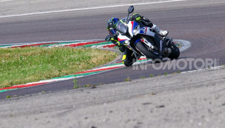 [VIDEO] Prova BMW S1000RR 2019: l’apoteosi dell’eccellenza - Foto 12 di 50