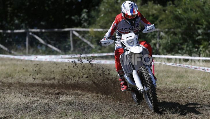 Beta guarda al mondo del cross con la RX 300 2T - Foto 3 di 36