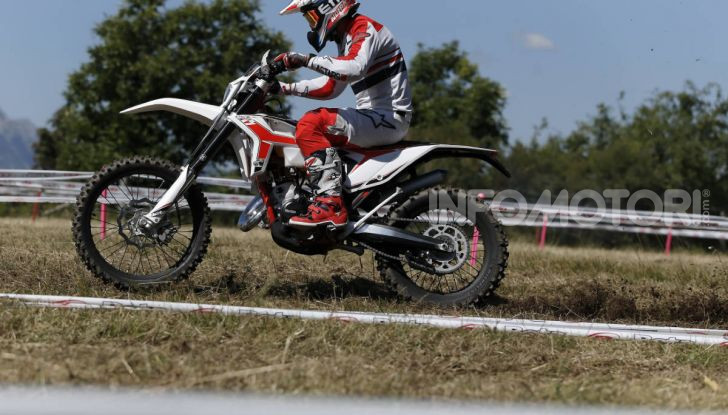 Beta guarda al mondo del cross con la RX 300 2T - Foto 23 di 36