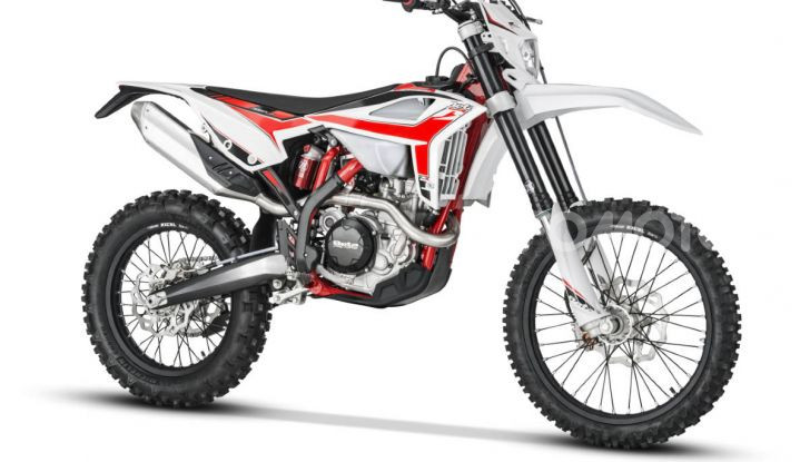 Beta guarda al mondo del cross con la RX 300 2T - Foto 30 di 36