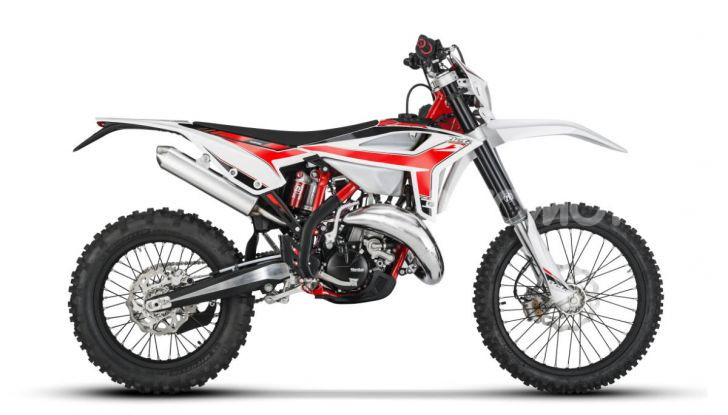 Beta guarda al mondo del cross con la RX 300 2T - Foto 32 di 36