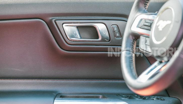 Ford MUDstang contro Ford Mustang: chi vince la scalata del fango? - Foto 16 di 36