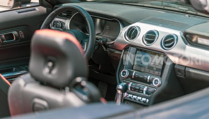 Ford MUDstang contro Ford Mustang: chi vince la scalata del fango? - Foto 6 di 36