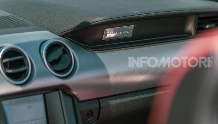 Ford MUDstang contro Ford Mustang: chi vince la scalata del fango? - Foto 23 di 36