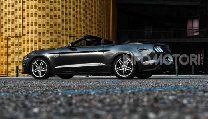 Ford MUDstang contro Ford Mustang: chi vince la scalata del fango? - Foto 3 di 36