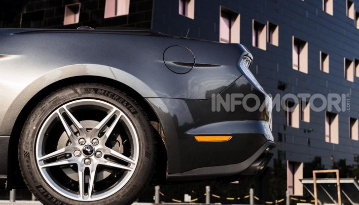 Ford MUDstang contro Ford Mustang: chi vince la scalata del fango? - Foto 33 di 36