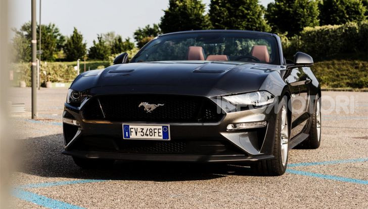 Ford MUDstang contro Ford Mustang: chi vince la scalata del fango? - Foto 4 di 36