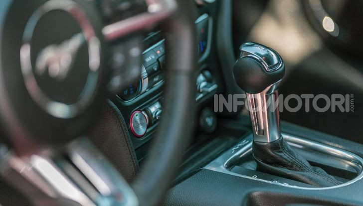 Ford MUDstang contro Ford Mustang: chi vince la scalata del fango? - Foto 10 di 36