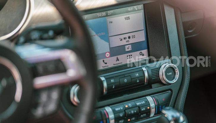 Ford MUDstang contro Ford Mustang: chi vince la scalata del fango? - Foto 12 di 36