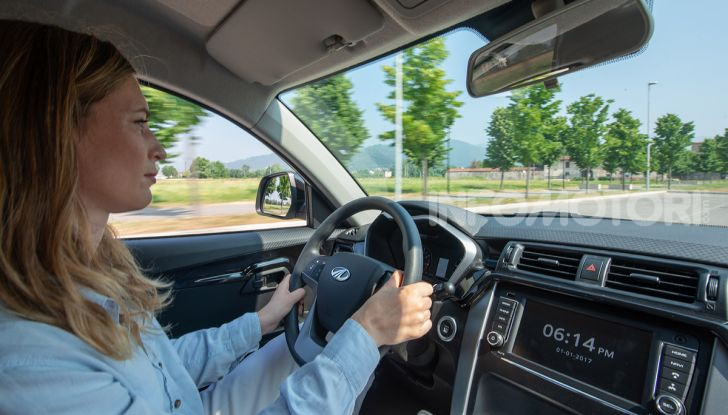 Mahindra completa l’offerta in Italia con KUV100 e XUV500 - Foto 10 di 23