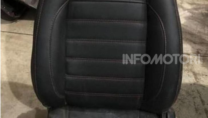 Scoperta fabbrica di Ferrari e Lamborghini Replica, due arresti - Foto 3 di 6