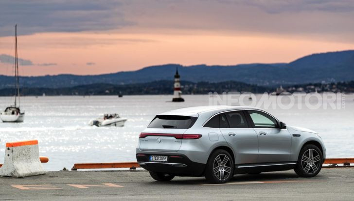 Prova su strada Mercedes-Benz EQC: la prima elettrica del Marchio della Stella - Foto 7 di 31