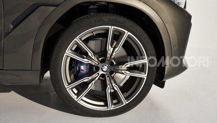 Nuova BMW X6: caratteristiche da Sport Activity Vehicle ed estetica da coupé - Foto 18 di 27
