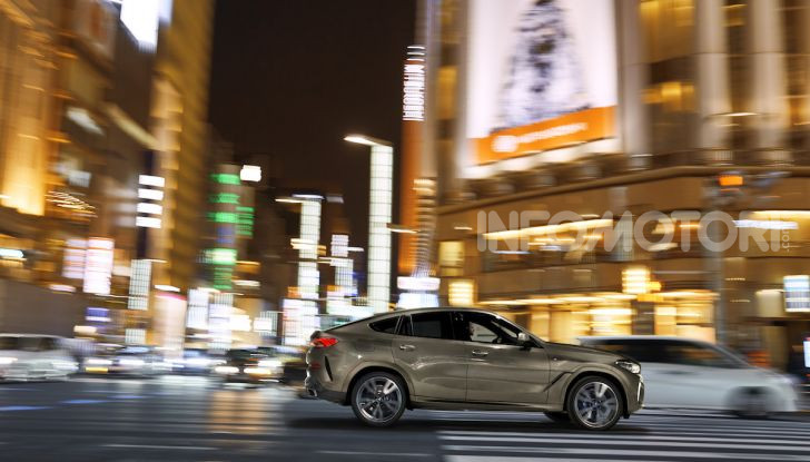 Nuova BMW X6: caratteristiche da Sport Activity Vehicle ed estetica da coupé - Foto 2 di 27