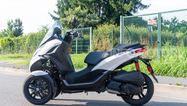 Prova Piaggio MP3 300 HPE, lo Yourban cambia nome e diventa un potente GT - Foto 4 di 40