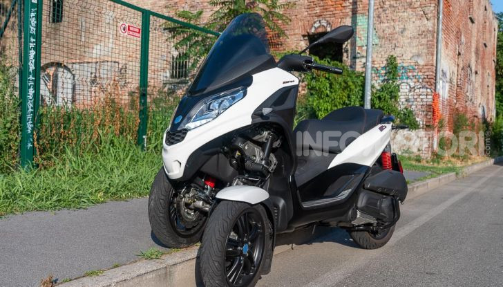 Prova Piaggio MP3 300 HPE, lo Yourban cambia nome e diventa un potente GT - Foto 6 di 40