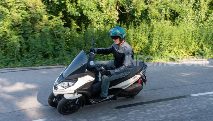Prova Piaggio MP3 300 HPE, lo Yourban cambia nome e diventa un potente GT - Foto 25 di 40
