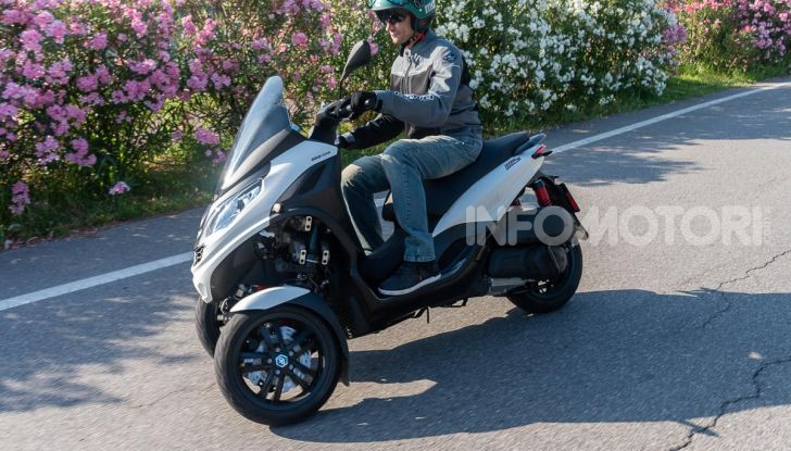 Prova Piaggio MP3 300 HPE, lo Yourban cambia nome e diventa un potente GT - Foto 28 di 40