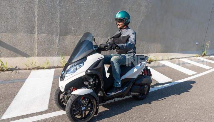 Prova Piaggio MP3 300 HPE, lo Yourban cambia nome e diventa un potente GT - Foto 30 di 40