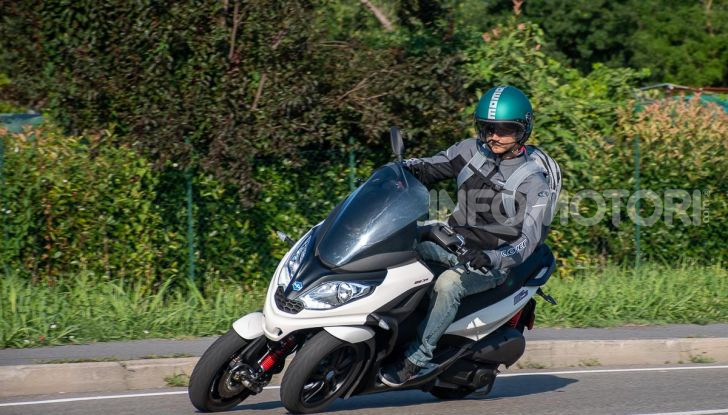 Prova Piaggio MP3 300 HPE, lo Yourban cambia nome e diventa un potente GT - Foto 35 di 40